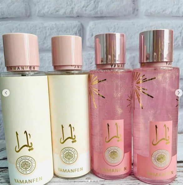 Assortiment de brumes corporelles en flacons opaques, teintes blanc, crème et rose