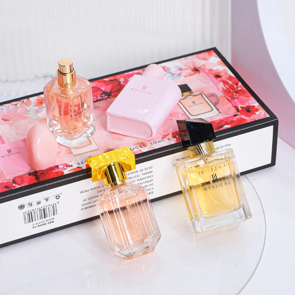 Coffret Découverte : coffret avec flacons parfum et étui blanc, bouchons dorés