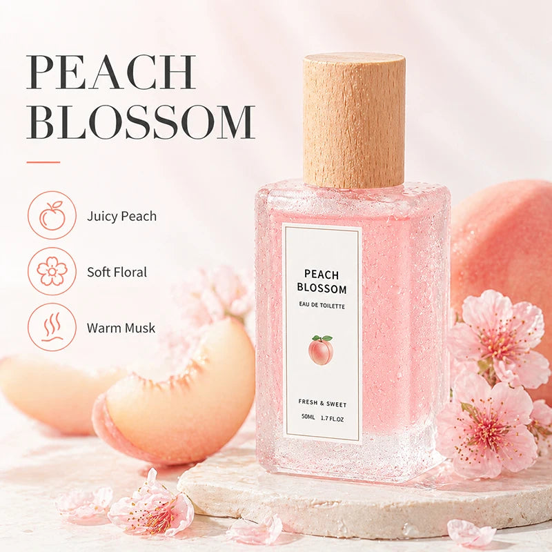 Flacon de parfum givré rose rectangulaire avec bouchon en bois.