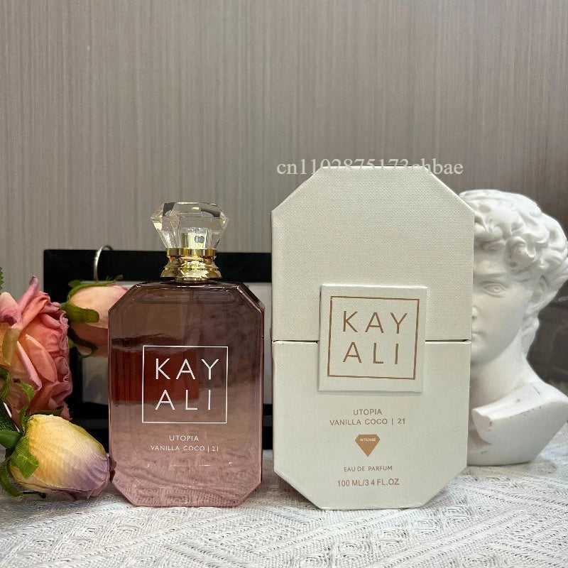Parfum Kayali Utopia Vanilla Coco 21, flacon brun et boîte blanche, 100 ml/3.4 fl oz.