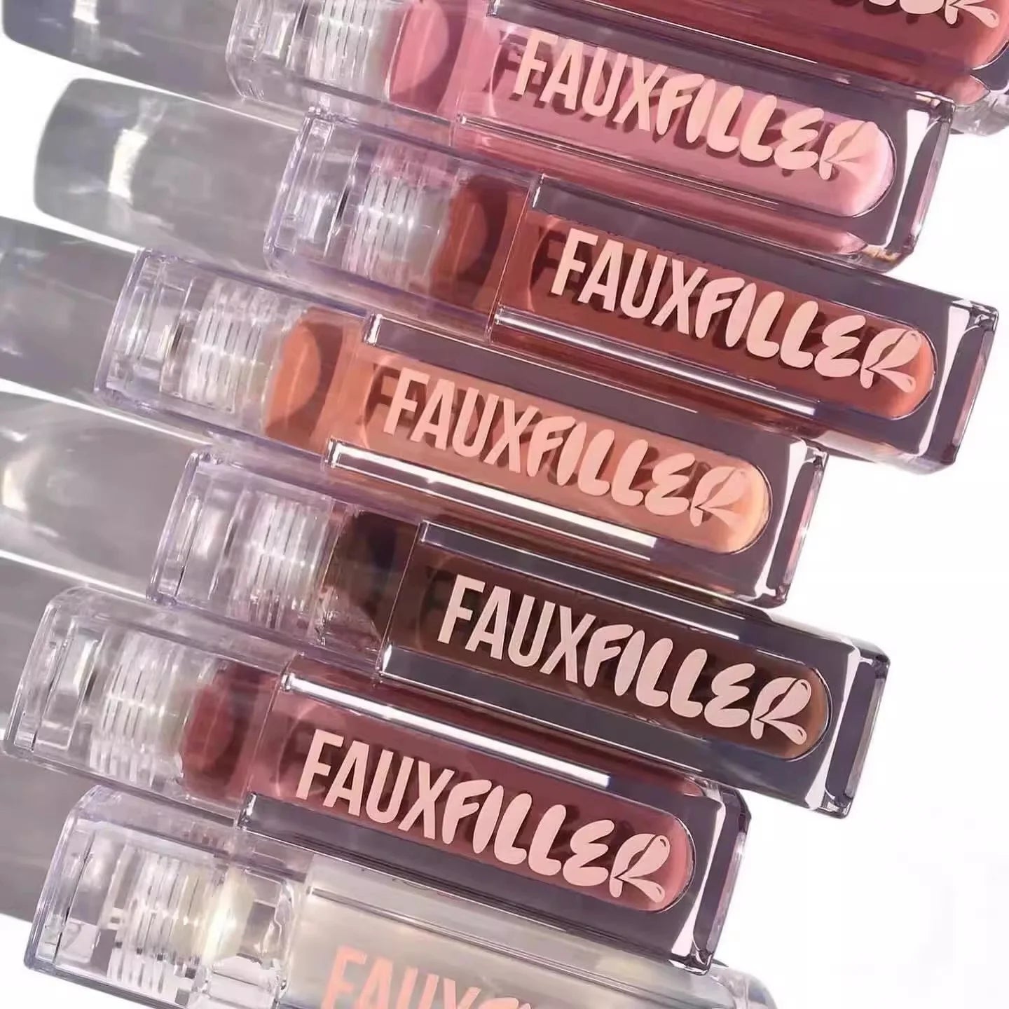 Crayons contour des lèvres en étuis transparents, teintes brun et nude