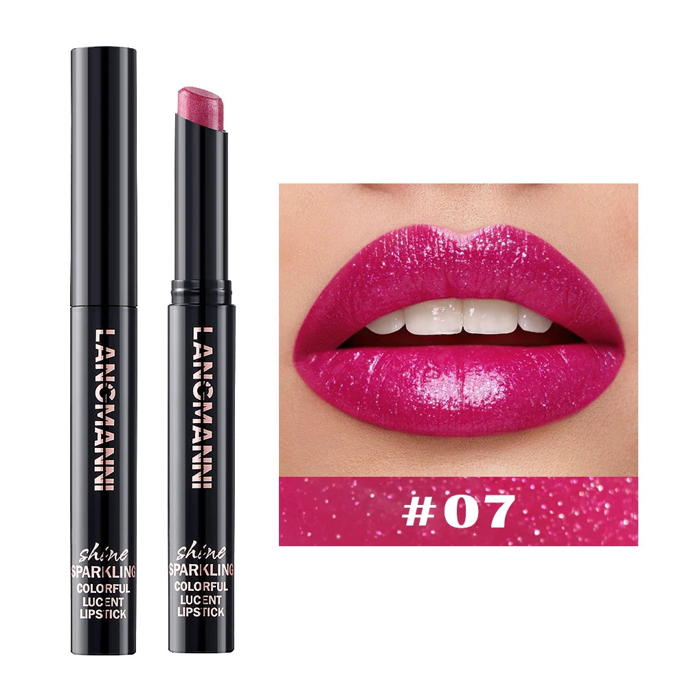 Rouge à lèvres #07 nacré diamant, lèvres fuchsia profond avec reflets pailletés